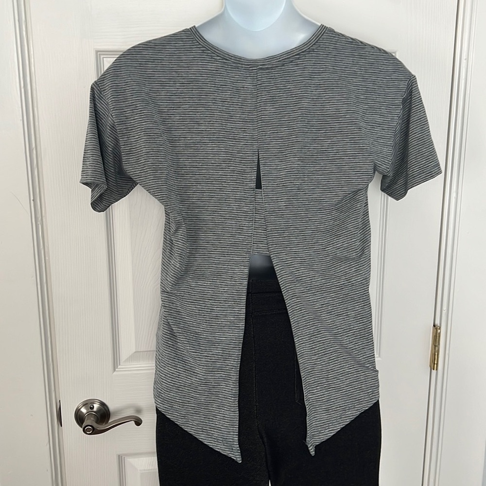 NWOT GapFit cutout back tee